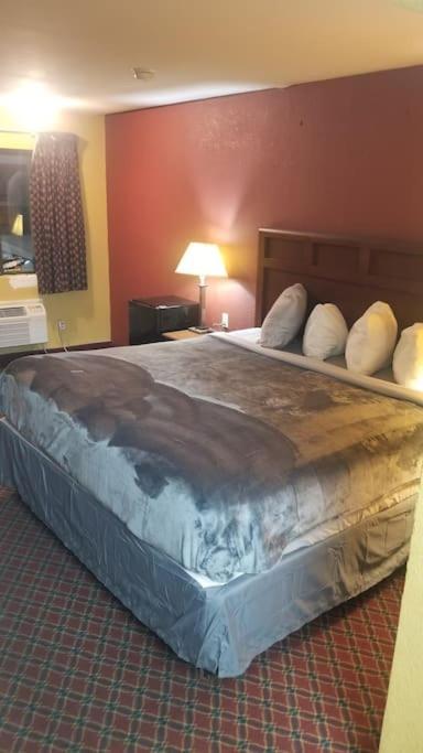 Hotel 2 Queen Beds Hotel Room 106 Wi-Fi Booking Stillwater Exterior photo